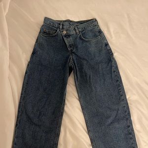 Criss cross jeans